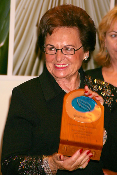 Annemarie Lindner with the Natural Legacy Award